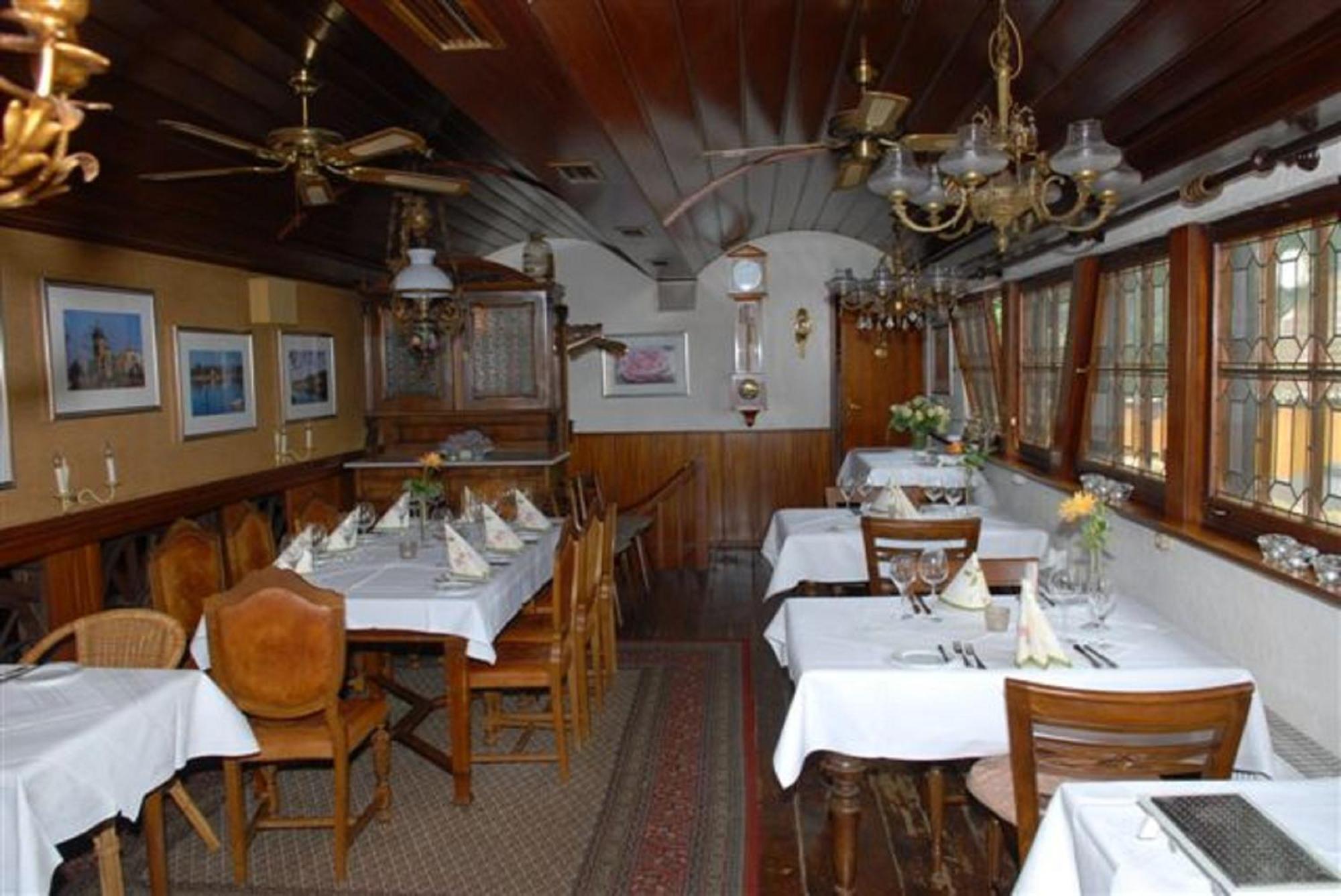 Alte Schreinerei-Auberge Harlekin Randegg エクステリア 写真