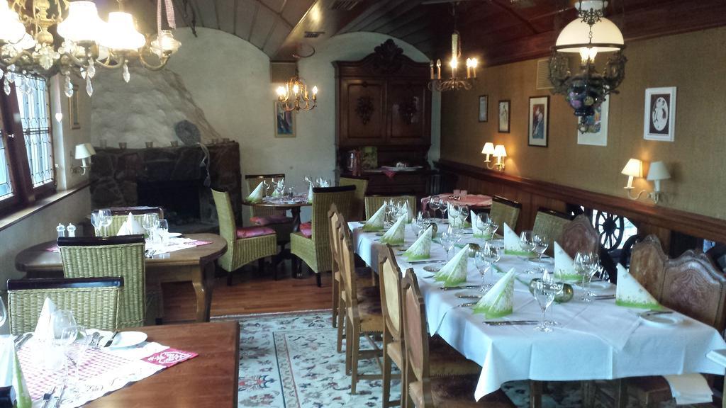 Alte Schreinerei-Auberge Harlekin Randegg エクステリア 写真